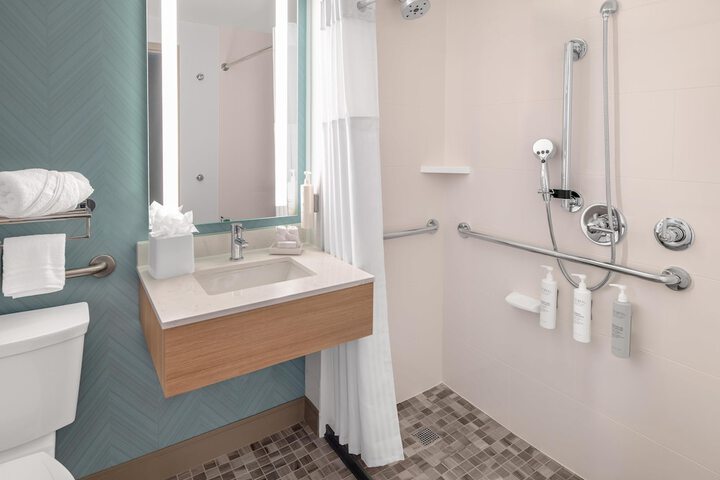 Hilton Garden Inn Queens / JFK Airport