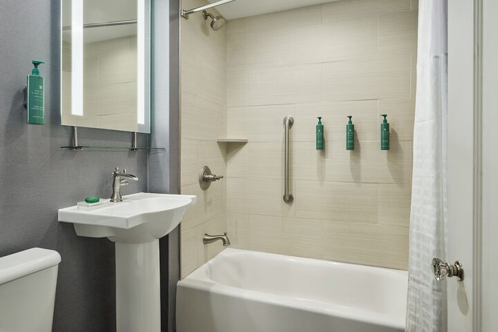 Hotel Alex Johnson Rapid City Curio Collection by Hilton