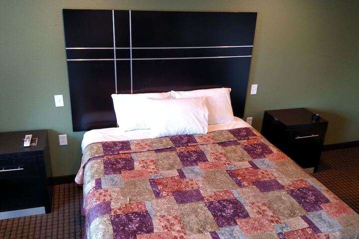 Room 5 of 25