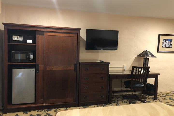 Room 26 of 80