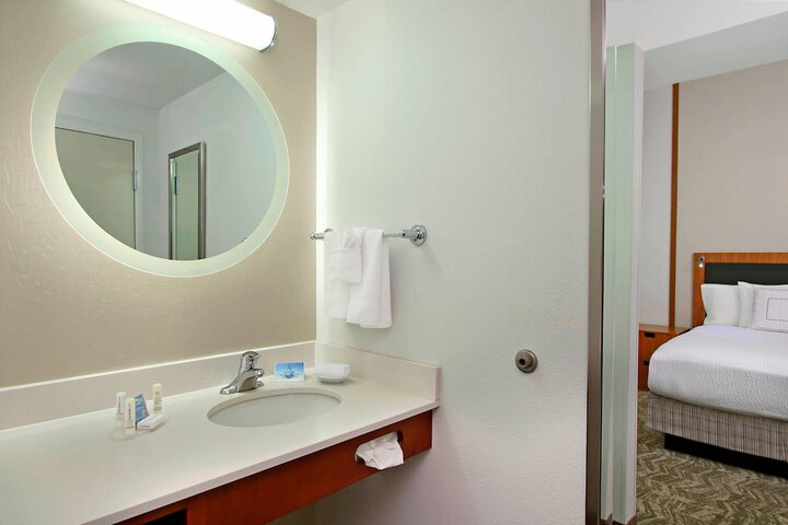 Room 13 of 21