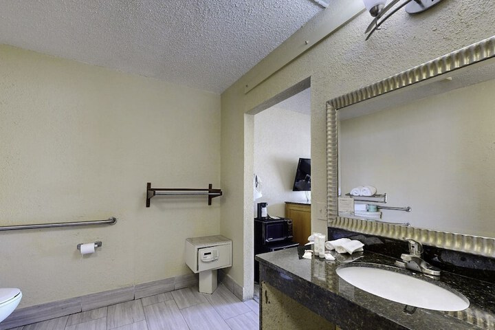 Room 14 of 51