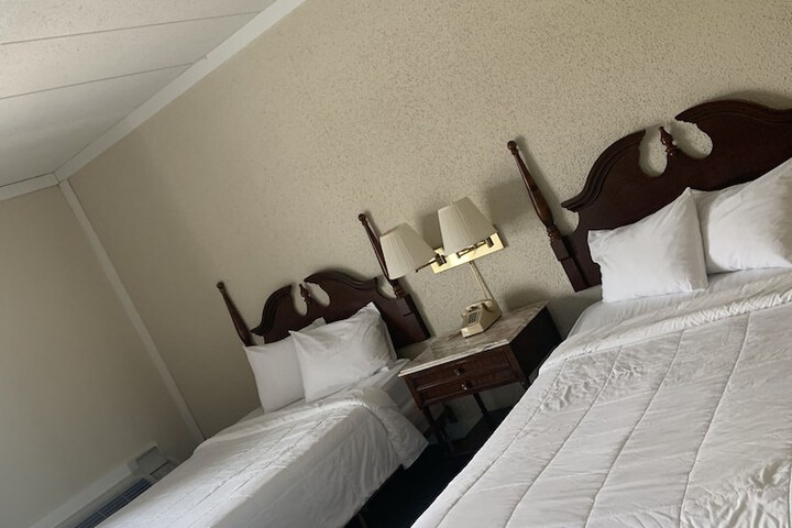 Room 25 of 54
