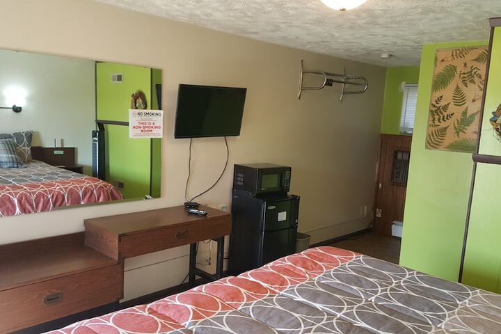 Room 15 of 38