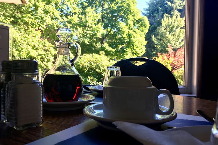 Breakfast/Coffee Service 70 of 73