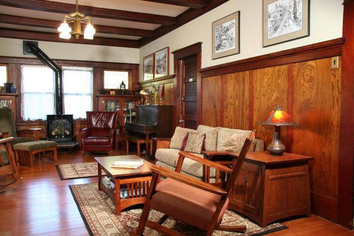 Eureka Street Inn