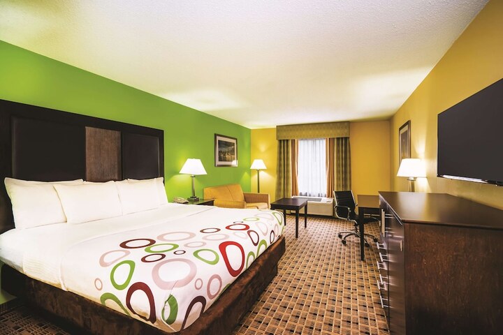 Room 15 of 33