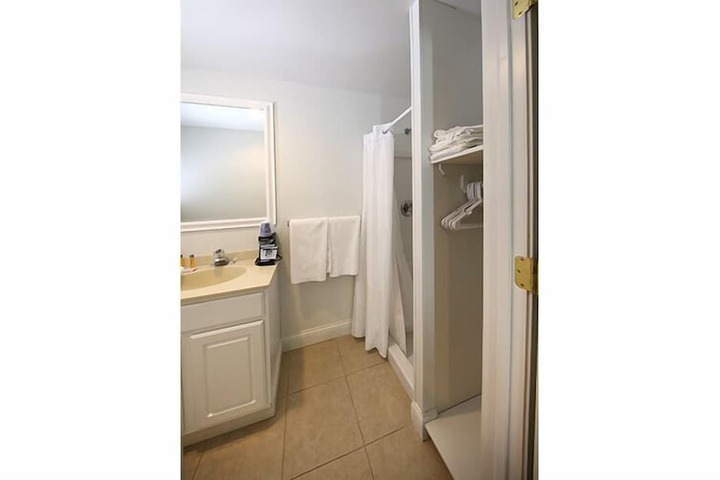 Room 37 of 51