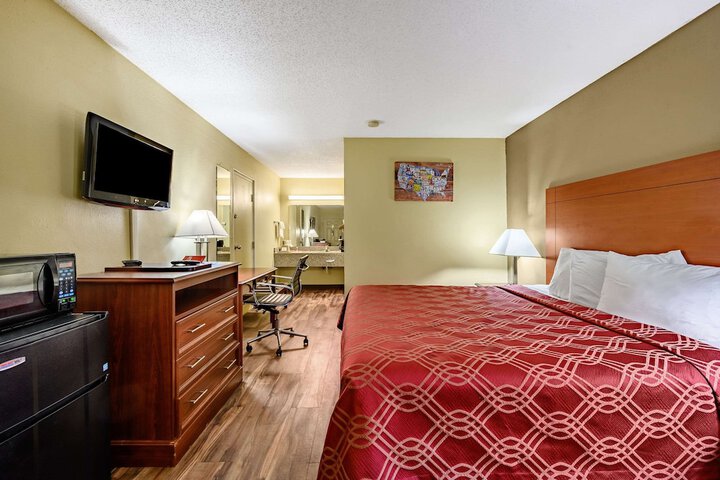 Econo Lodge Athens I-65