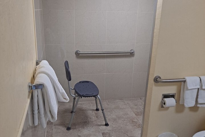 Room 13 of 24