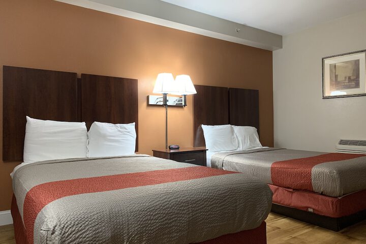 Room 25 of 33
