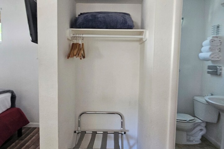 Room 35 of 71