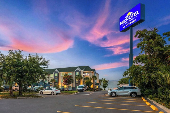 Hotel 2 of 46