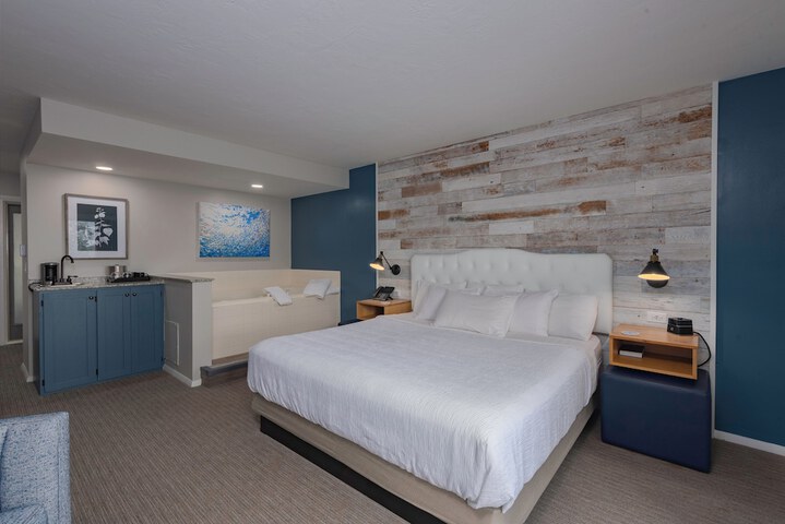 Room 34 of 69