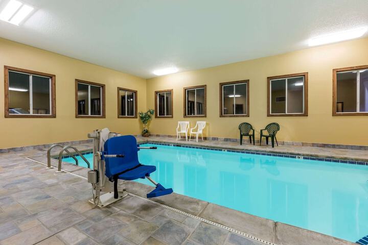 Pool 4 of 17