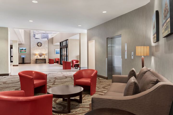 Ramada by Wyndham Belleville Harbourview Conference Centre