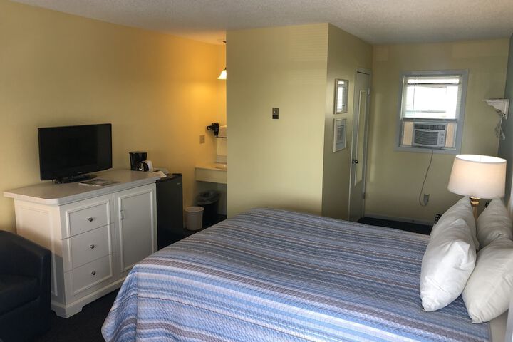 Room 33 of 72