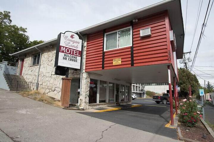 Cougar Land Motel
