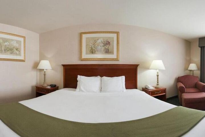 Room 15 of 36