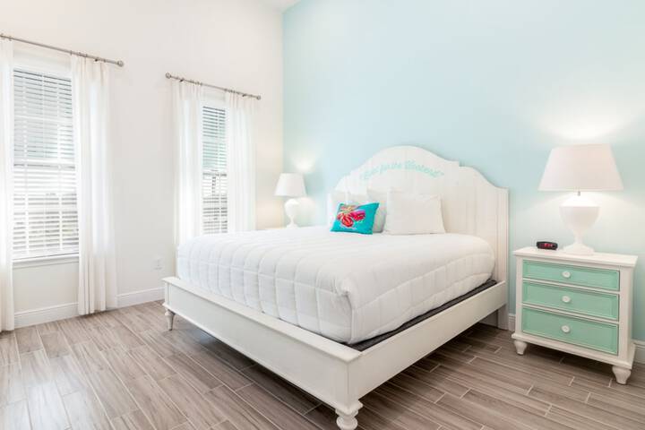 Margaritaville Cottages Orlando by Vstays with H2O Waterpark