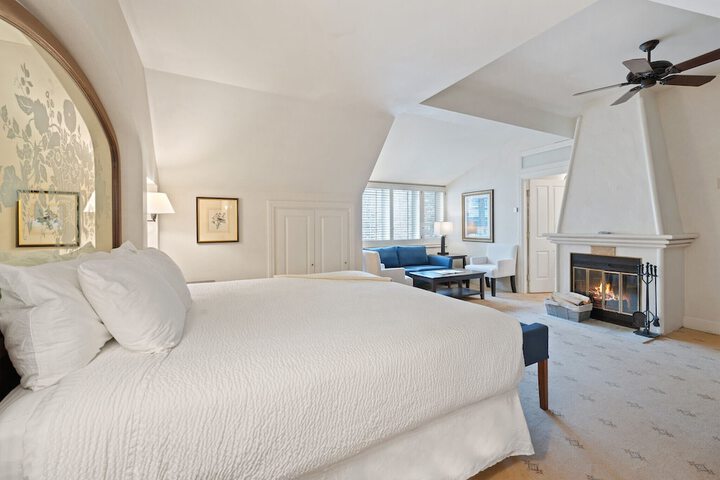 Room 32 of 44