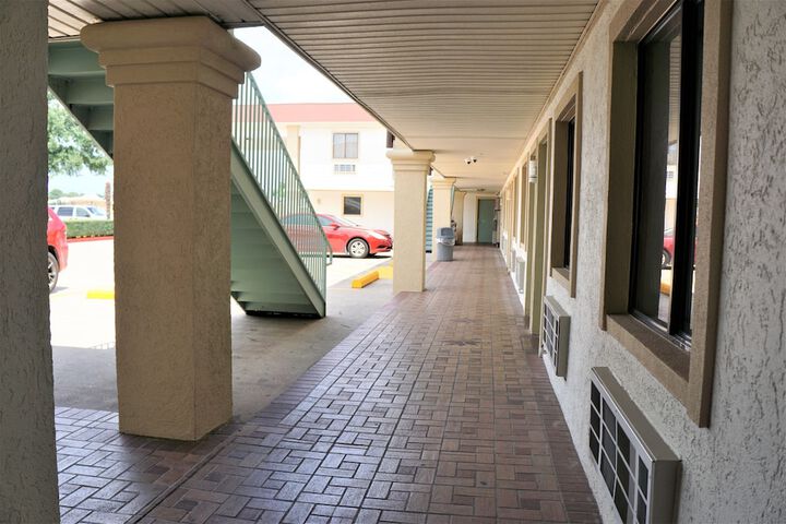 Ballroom/Hall 40 of 40