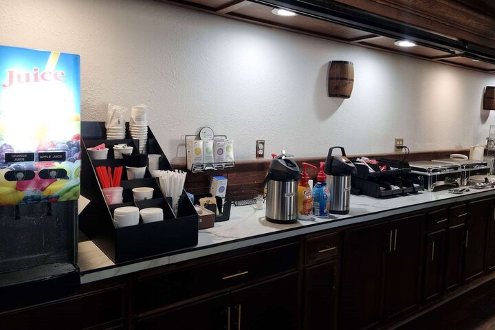 Breakfast/Coffee Service 77 of 82