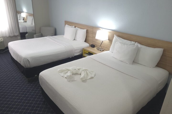 Room 11 of 35