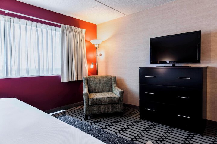 Room 32 of 63