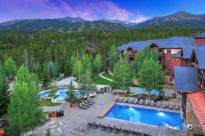 Grand Timber Lodge