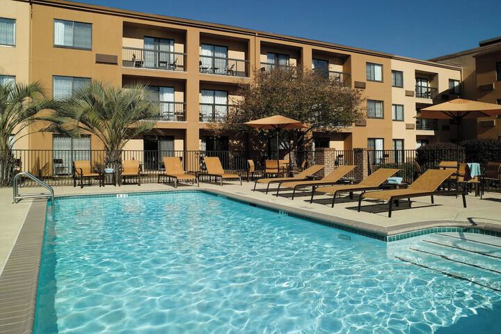 Pool 4 of 27