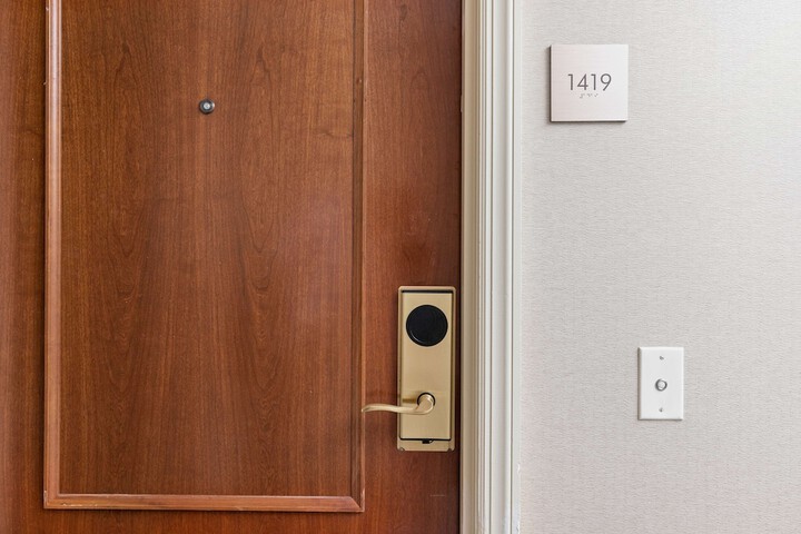 Room 60 of 175
