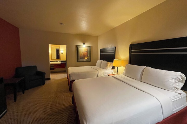 Room 26 of 72