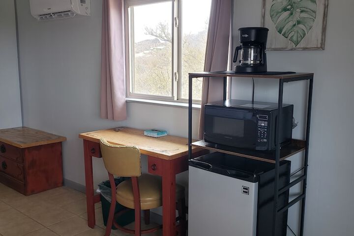 Room 32 of 59