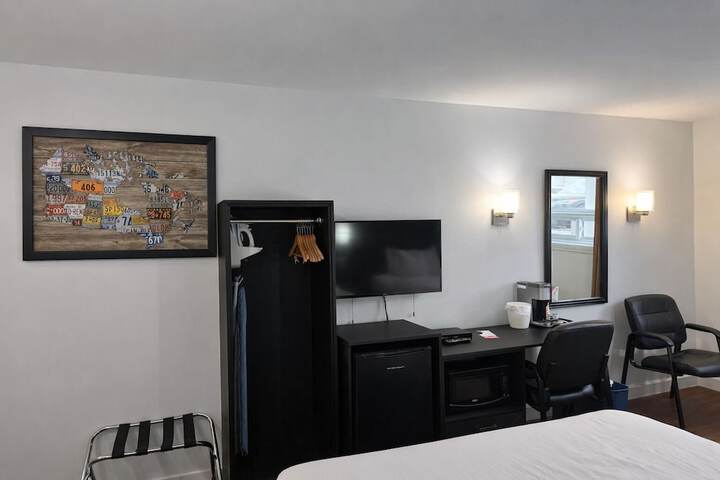 Econo Lodge Montreal-Brossard