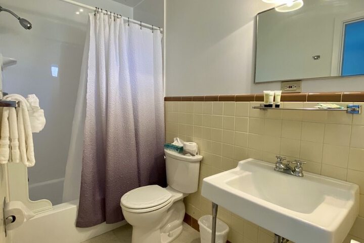 Room 12 of 34