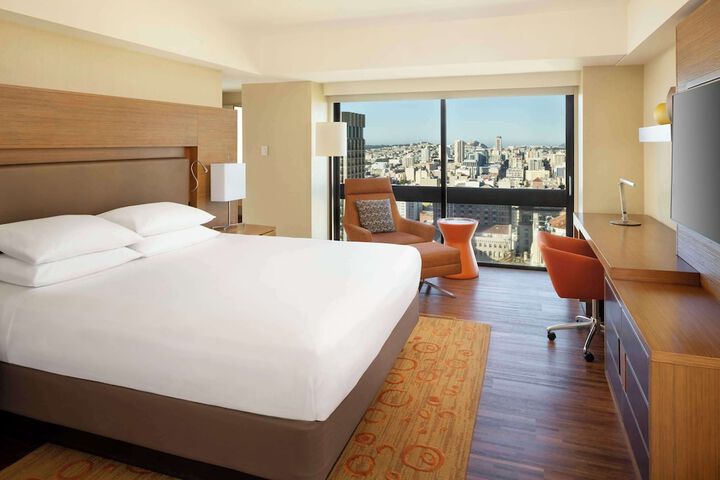 Room 34 of 84