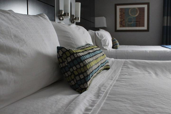 Holiday Inn Express Janesville - I-90 & US Hwy 14 by IHG