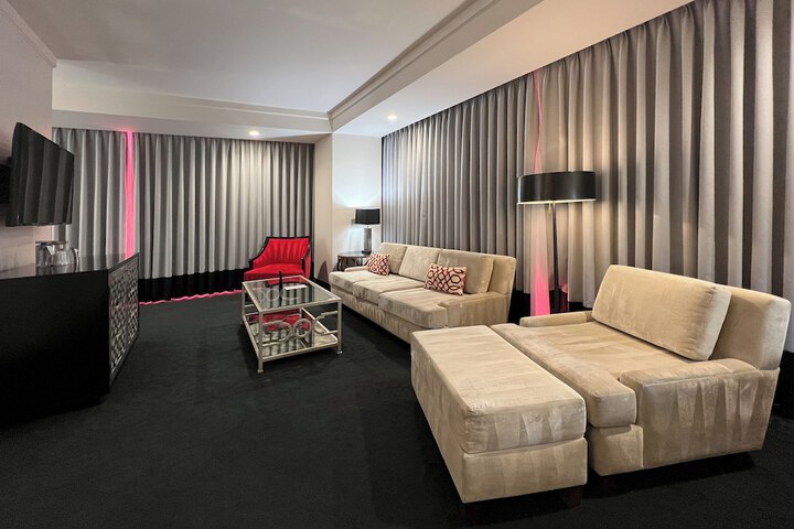 Room 13 of 54