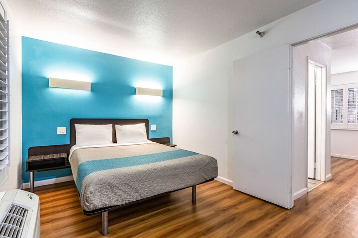 Room 35 of 37
