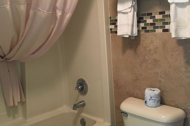 Room 28 of 38