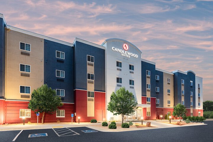 Hotel 7 of 63