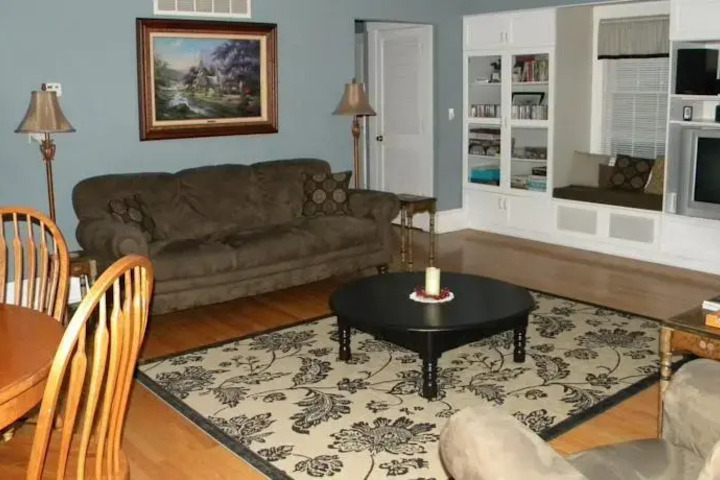 SOMEWHERE INN TIME BED & BREAKFAST