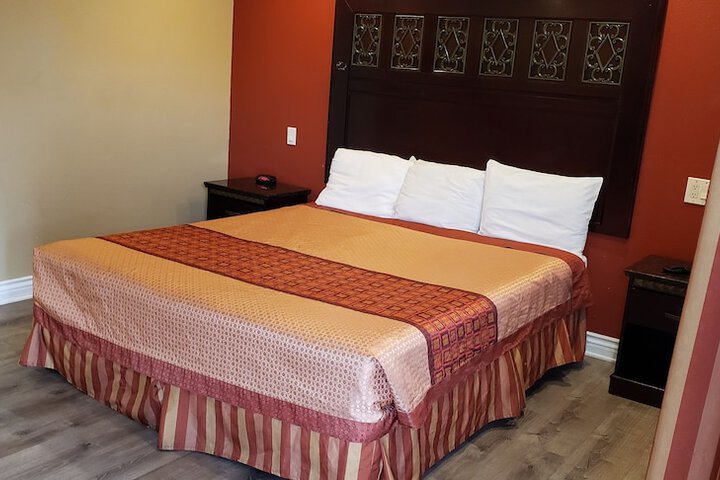 Room 18 of 35