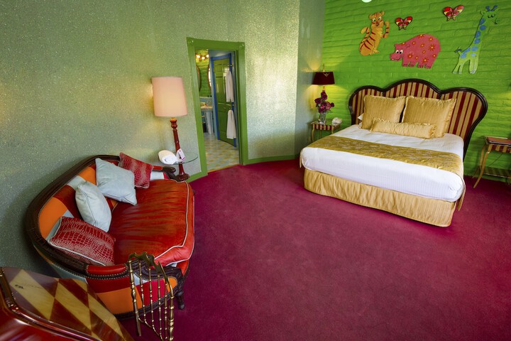 Room 165 of 461