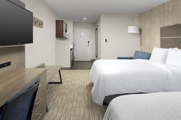 Room 7 of 33