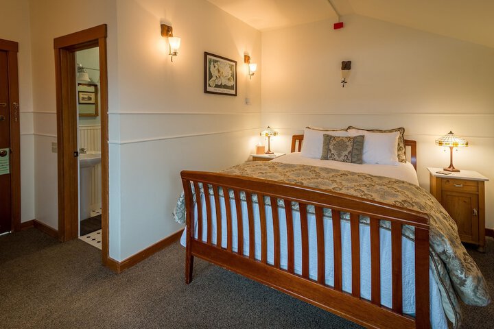 Room 11 of 49