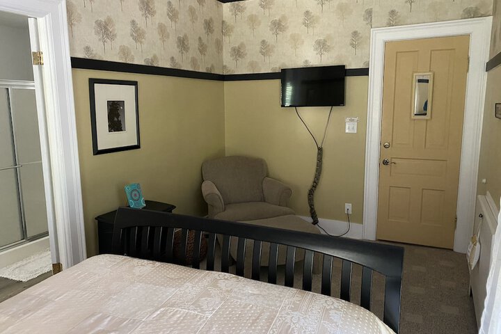 Room 53 of 65