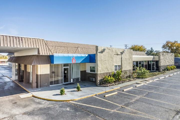 Motel 6 Brinkley AR