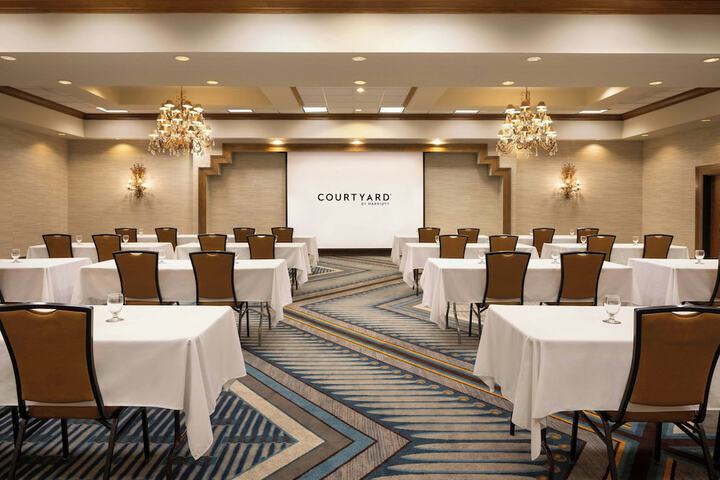 Courtyard by Marriott Farmington